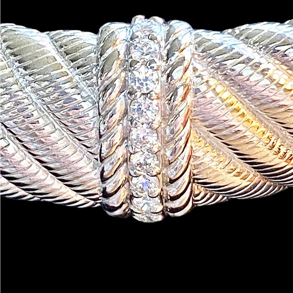 Judith Ripka, sterling silver cuffed hinged bracelet with diamonique sparkle - Picture 5 of 9